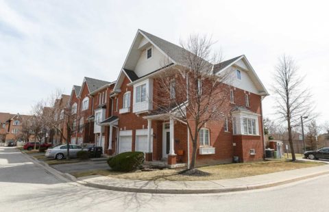 1591 South Parade Crt #34 Mississauga L5M-6G1