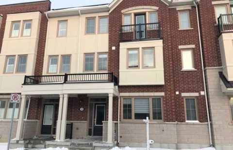 4 Knights Corner Lane Markham L6B-0A4