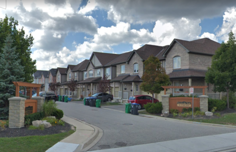 86 Joymar Dr #3 Mississauga L5M-7Z6